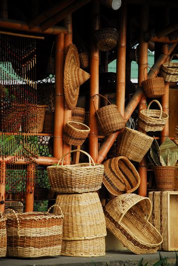 Handcrafted gifts displayed at a Delhi craft market